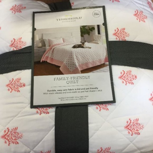 Threshold -Full/Queen Printed Family-Friendly Warm Block Print Quilt Warm - Picture 3 of 3